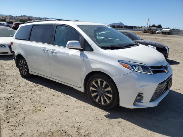 2020 TOYOTA SIENNA XLE 5TDYZ3DCXLS054079