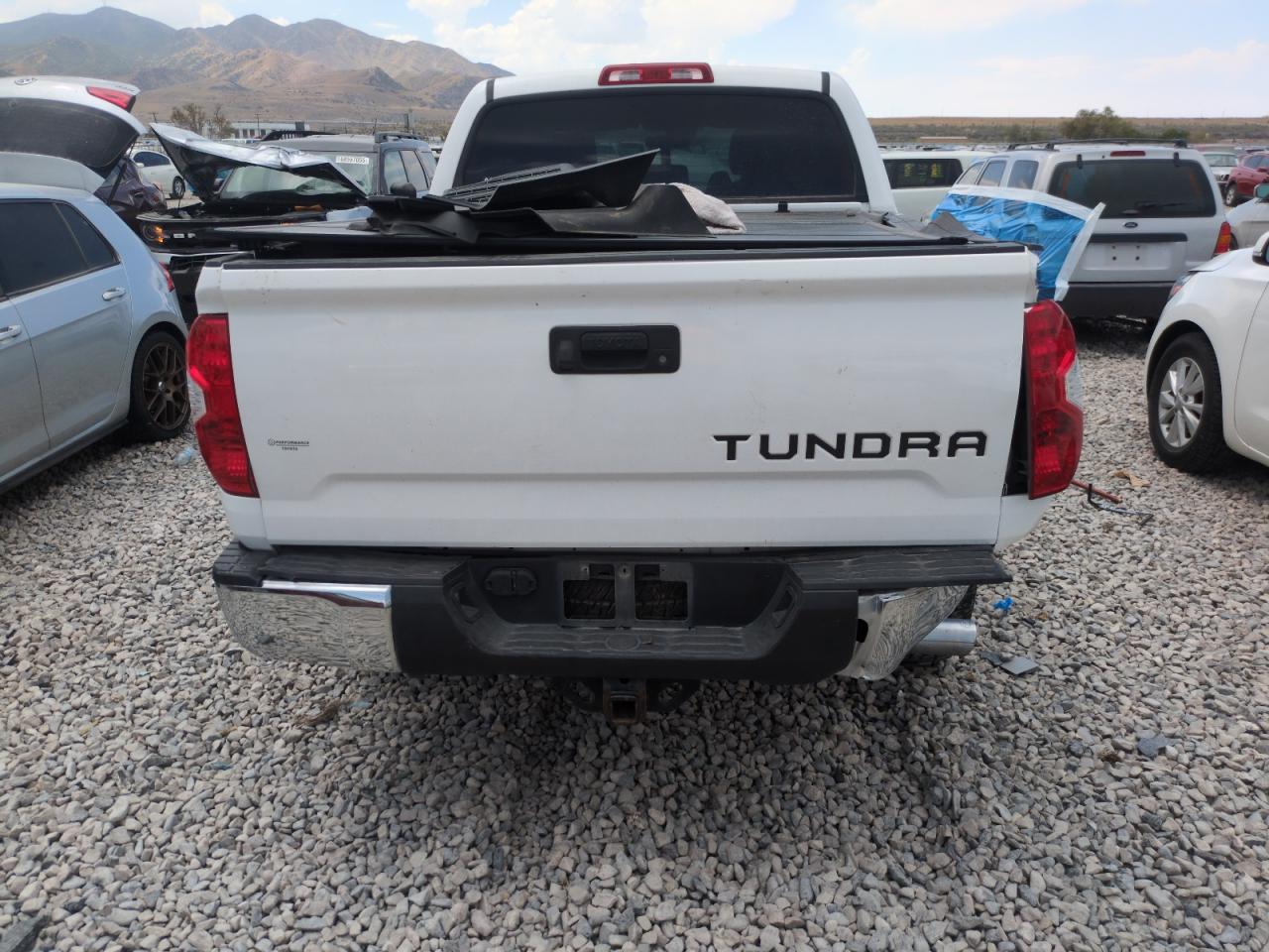TOYOTA TUNDRA CREWMAX SR5