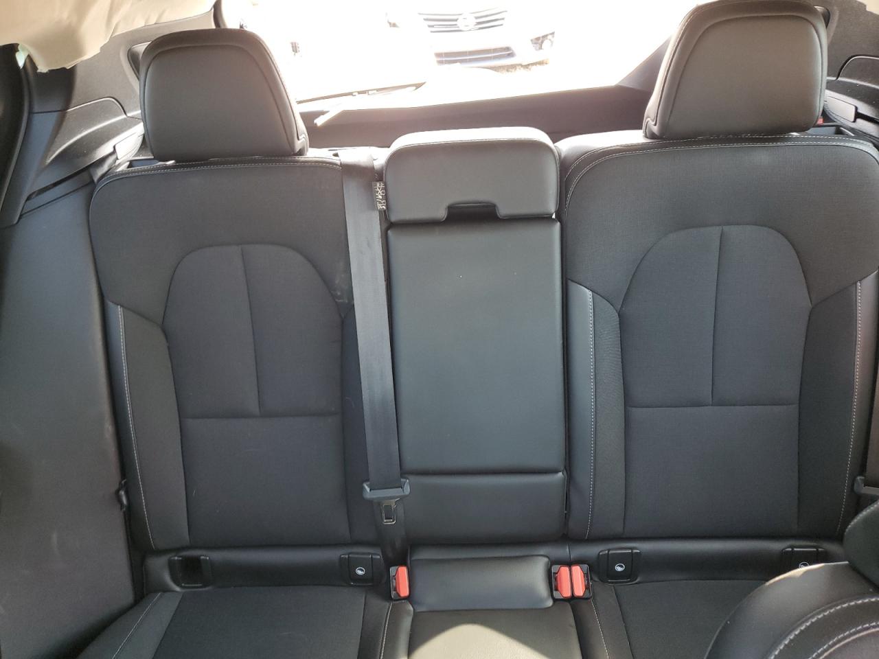 VOLVO XC40 T4 MOMENTUM