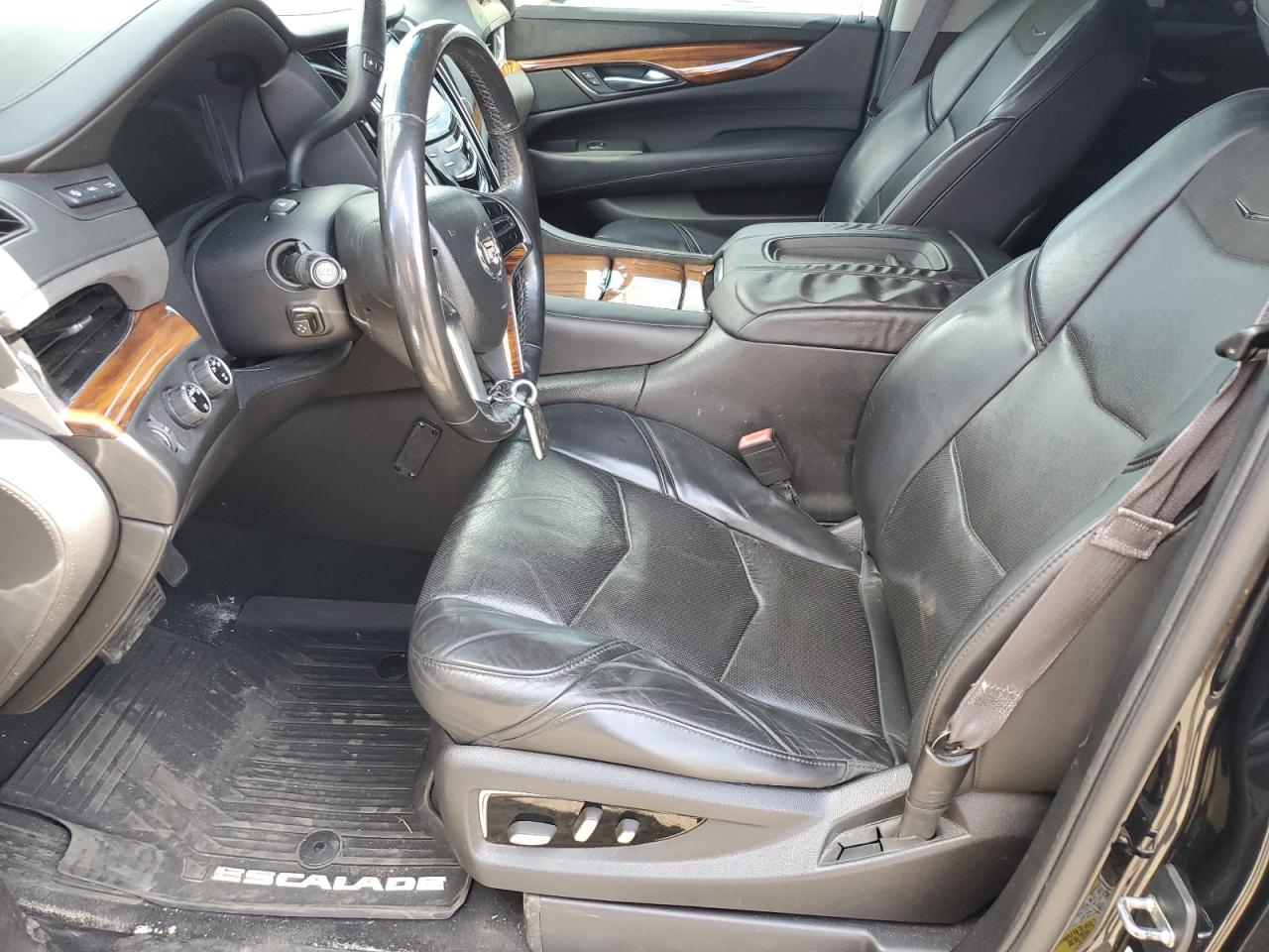 CADILLAC ESCALADE PREMIUM