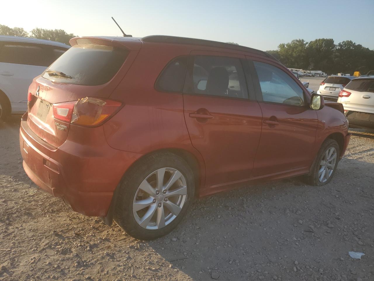 MITSUBISHI OUTLANDER SE