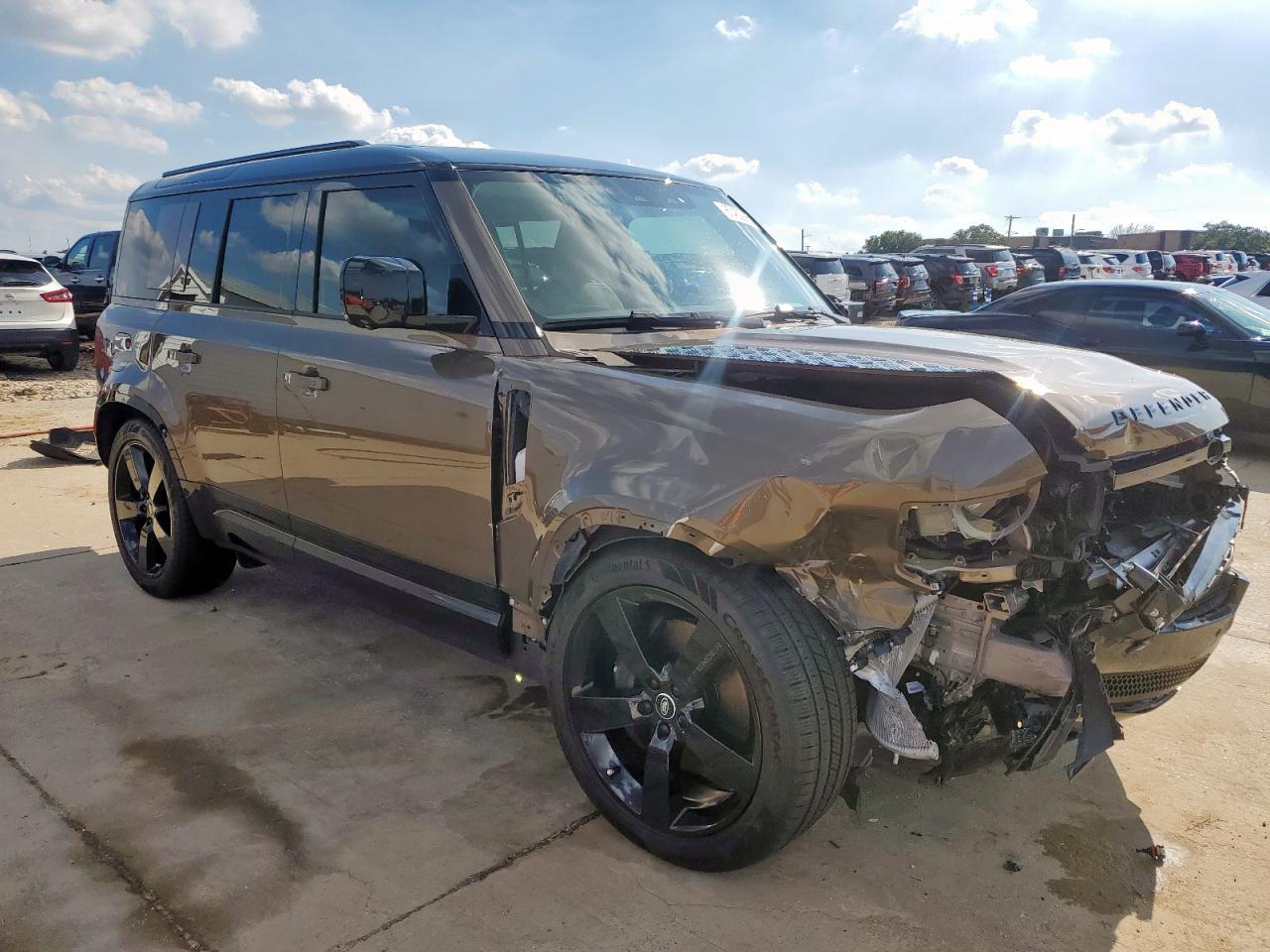 LAND ROVER DEFENDER 110 X-DYNAMIC SE