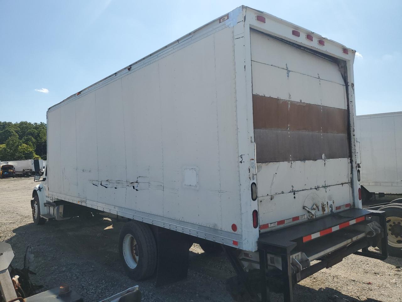 Lot #3290235219 2009 FREIGHTLINER M2 106 MED