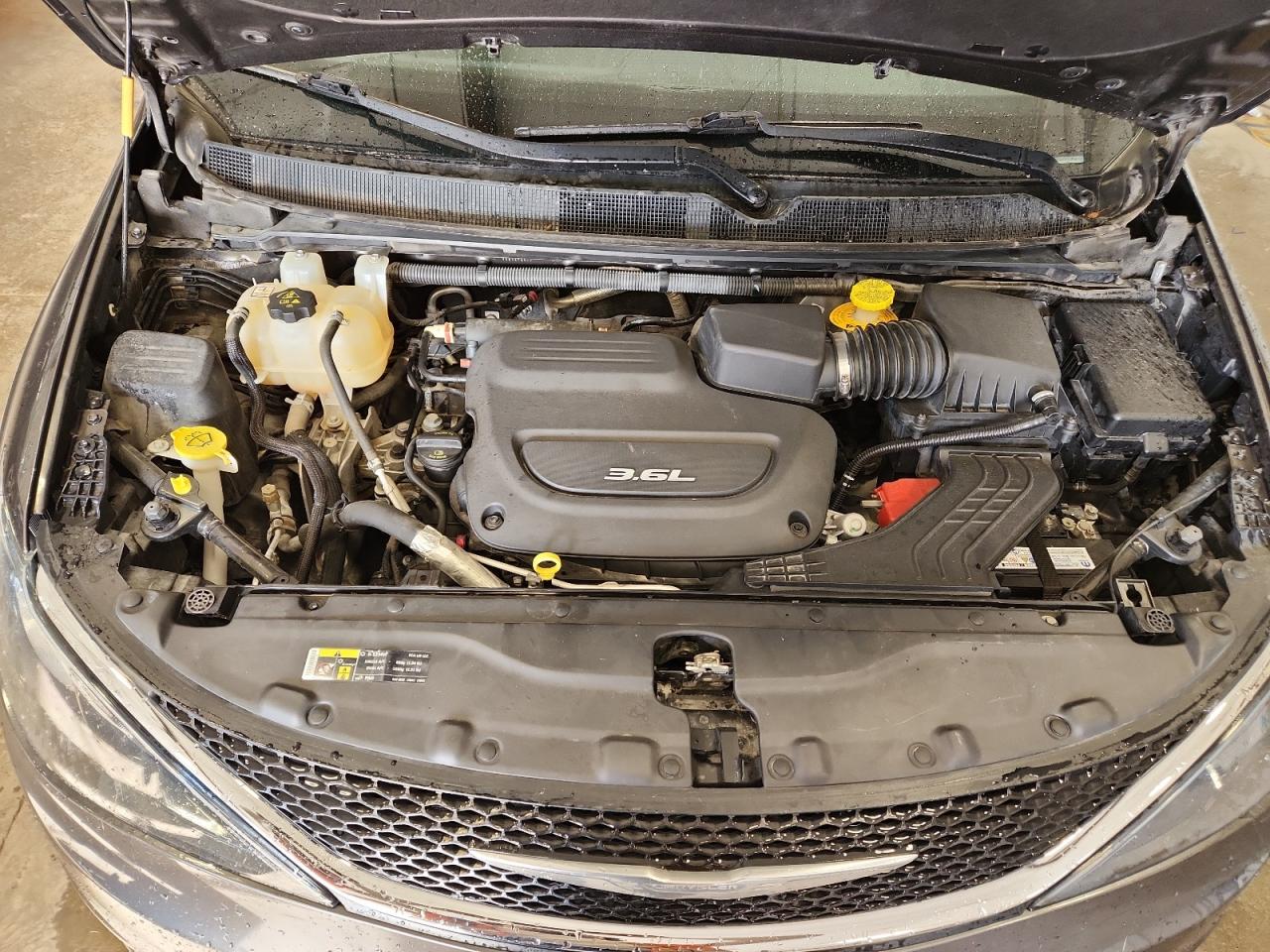 CHRYSLER PACIFICA TOURING