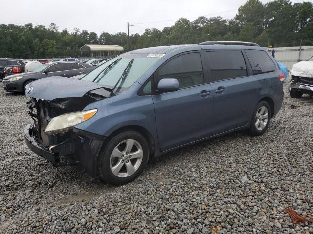 TOYOTA SIENNA LE