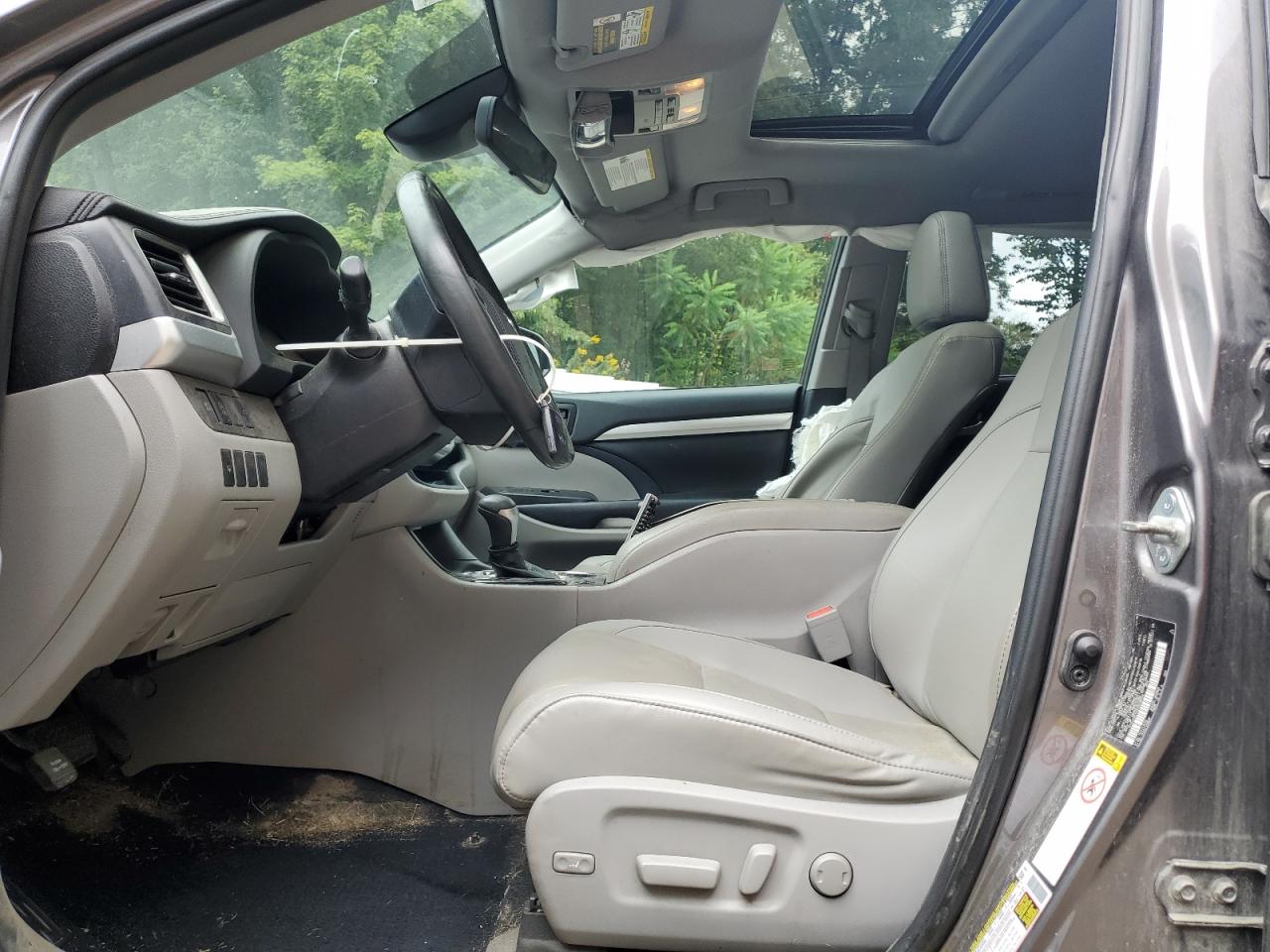 TOYOTA HIGHLANDER SE