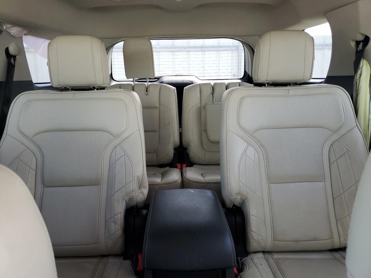 FORD EXPLORER PLATINUM