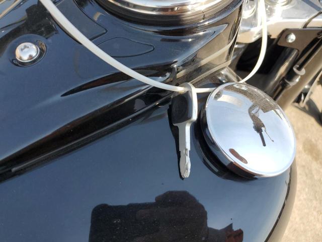 2019 HARLEY-DAVIDSON FLHC 1HD1YAJ62KB032315