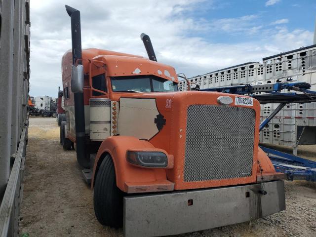 Global Auto Auctions: 2014 PETERBILT 389