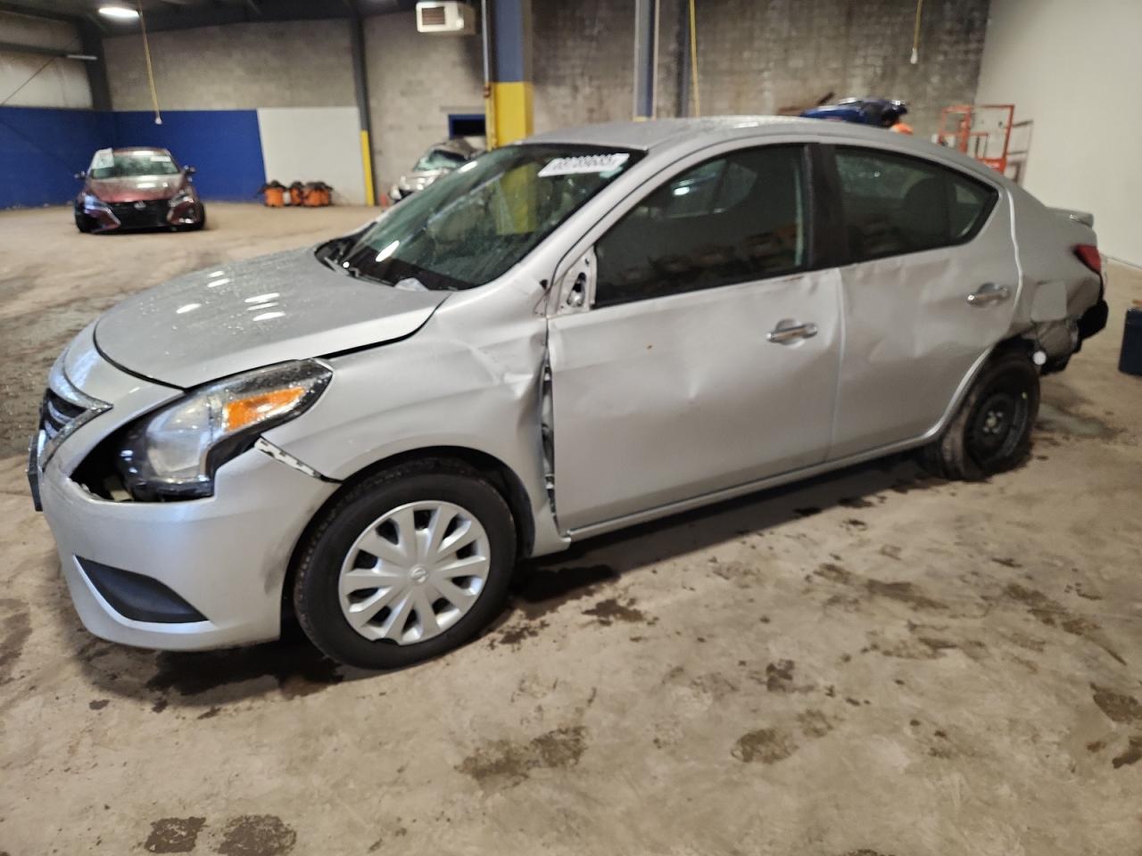 NISSAN VERSA S