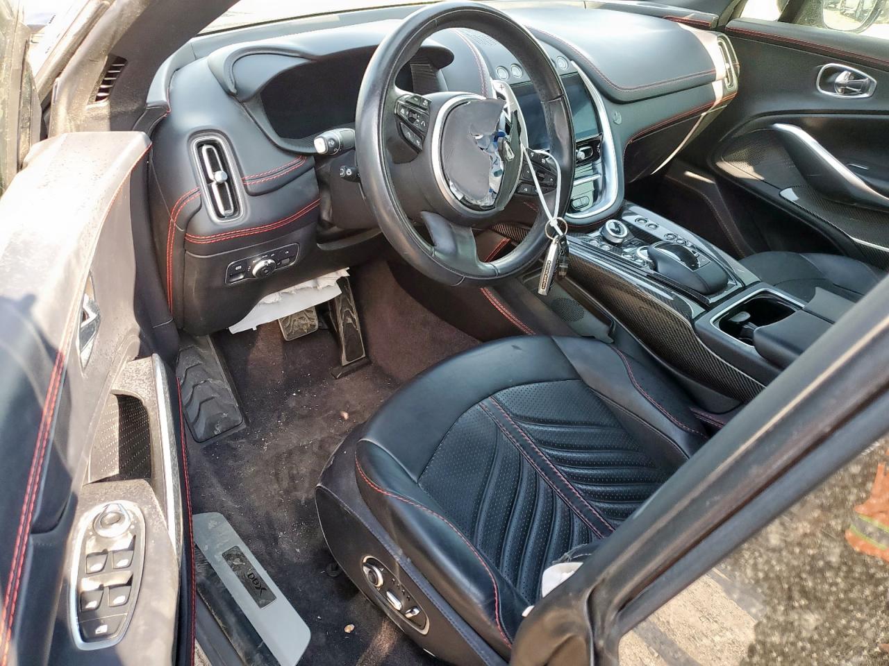 ASTON MARTIN DBX 707