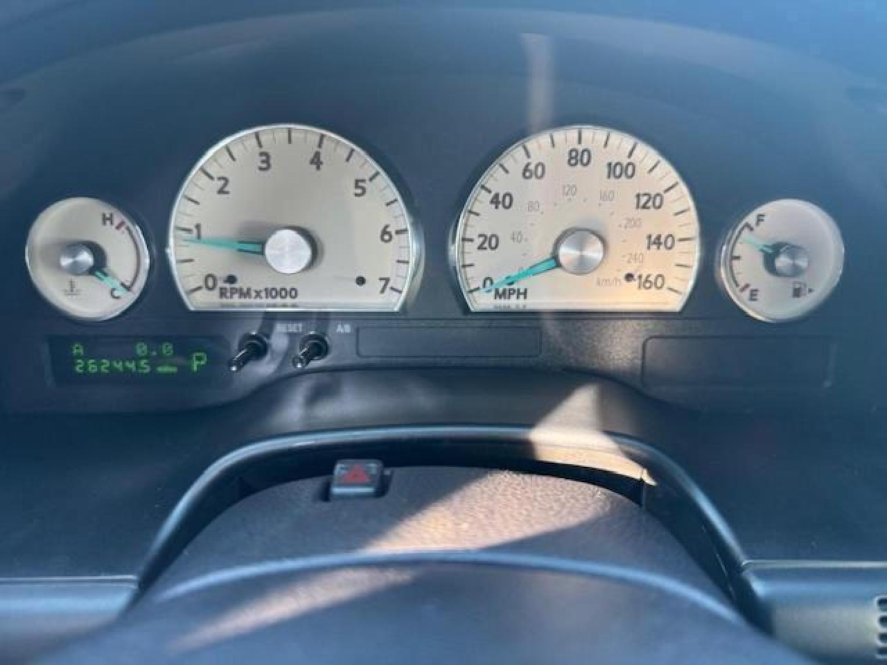 Lot #3227381397 2004 FORD THUNDERBIR