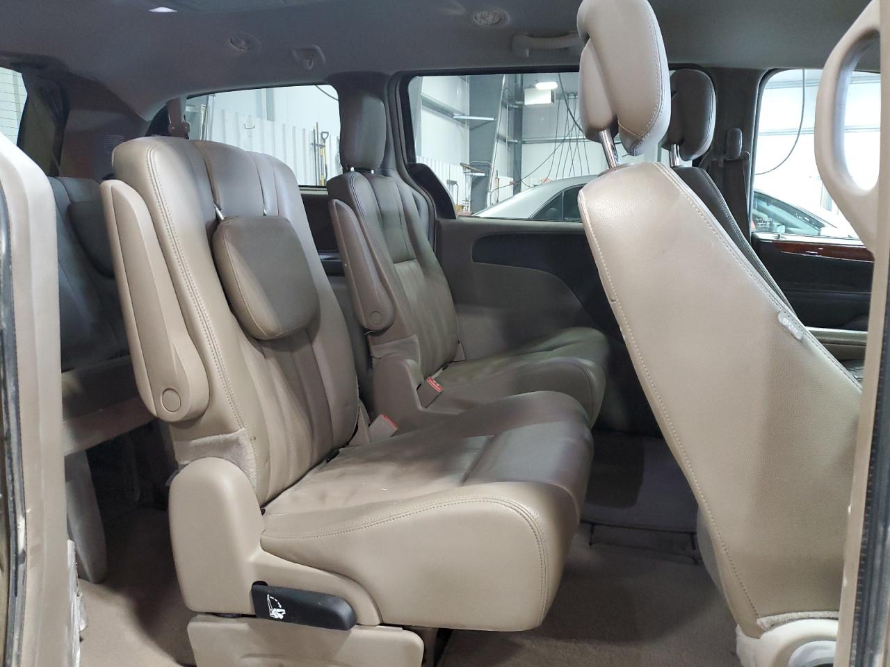 CHRYSLER TOWN & COUNTRY TOURING