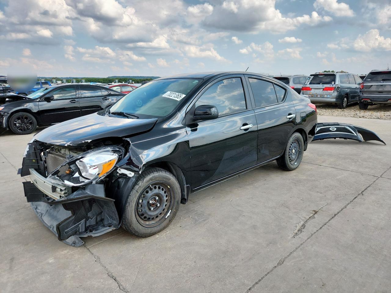 NISSAN VERSA S