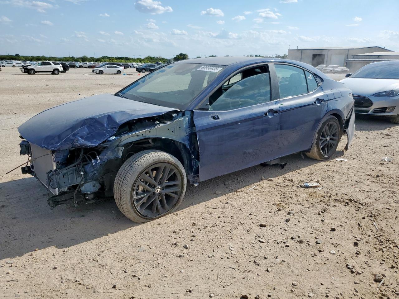 TOYOTA CAMRY XSE