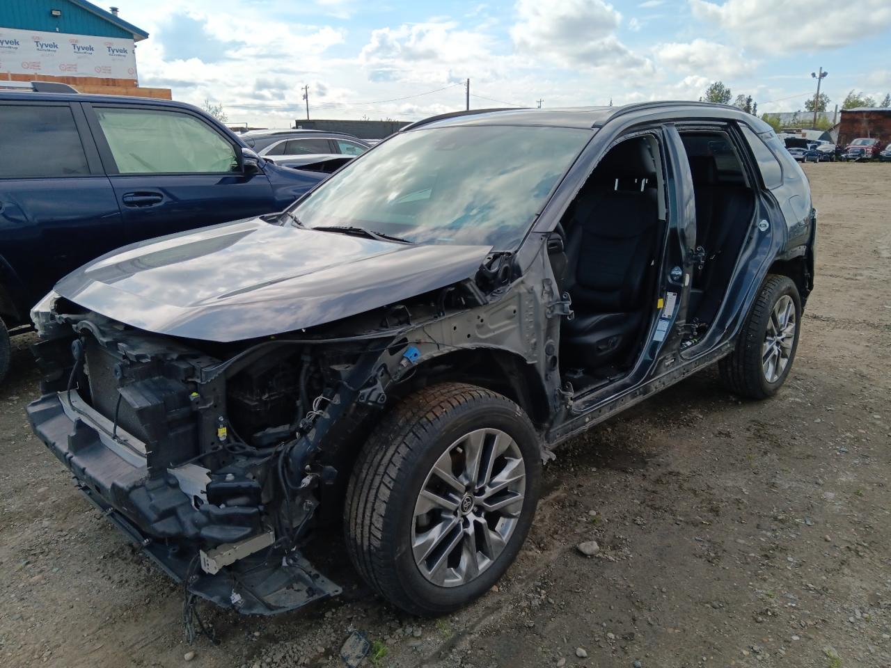 TOYOTA RAV4 XLE PREMIUM
