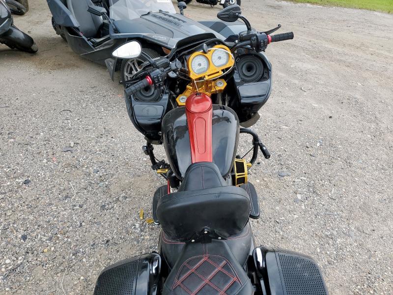 2018 HARLEY-DAVIDSON FLTRX ROAD 1HD1KHC14JB641917