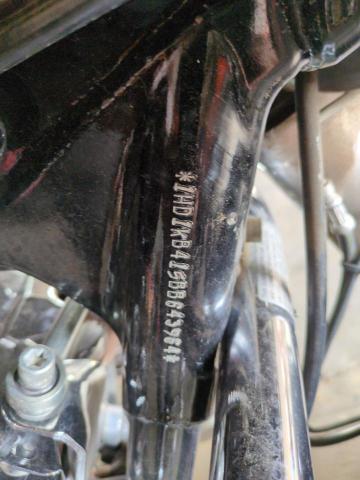 2011 HARLEY-DAVIDSON FLHX - 1HD1KB415BB643964