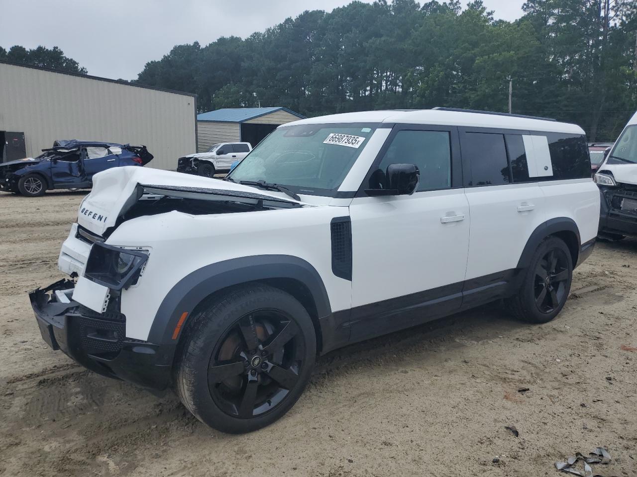 LAND ROVER DEFENDER 130 X-DYNAMIC SE