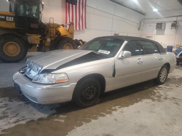 LINCOLN TOWN CAR SIGNATURE