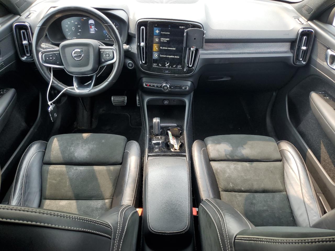 VOLVO XC40 T5 R-DESIGN