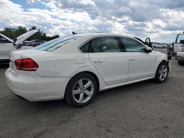 2015 VOLKSWAGEN PASSAT S 1VWAT7A38FC107346