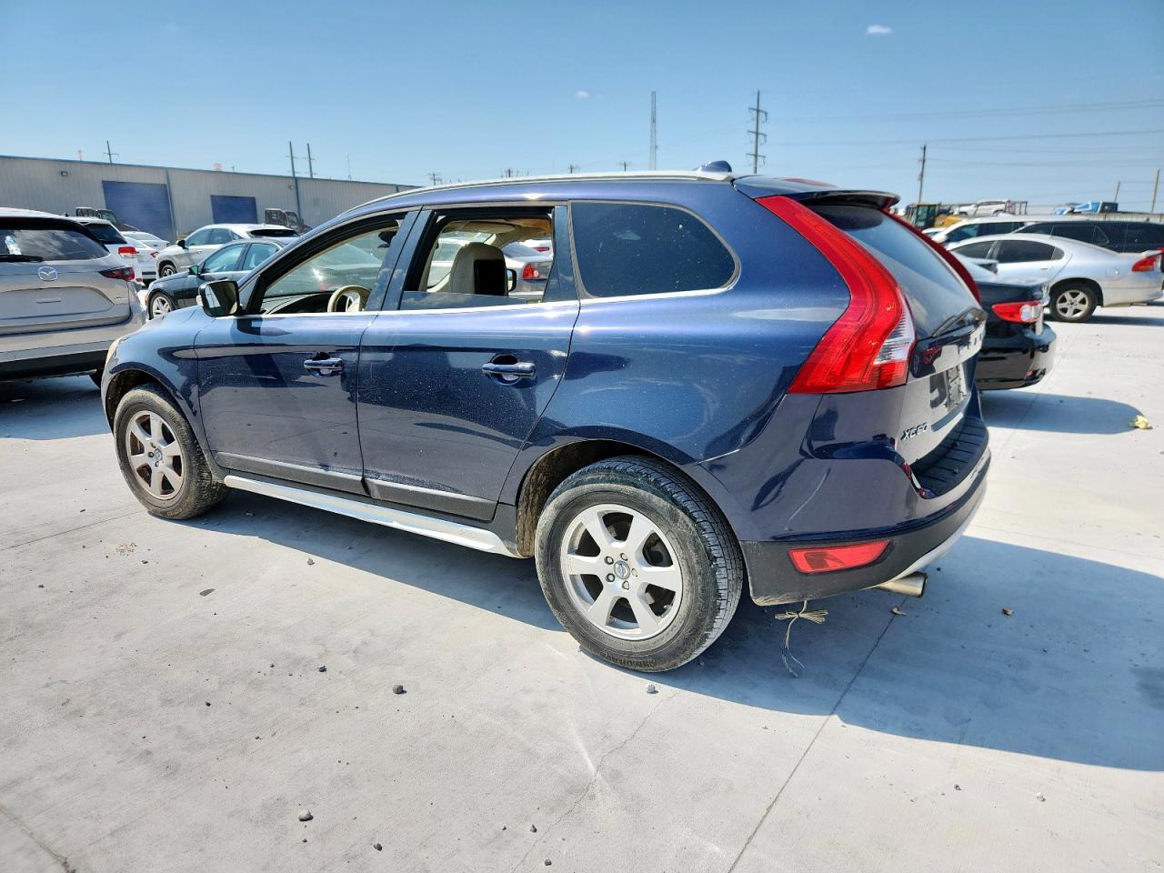 Lot #3215136595 2012 VOLVO XC60 3.2