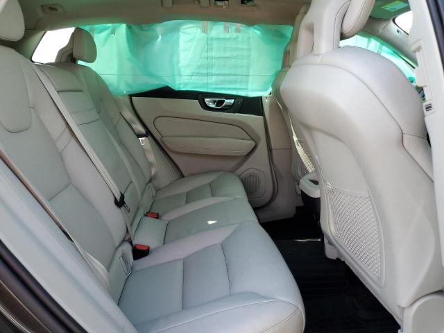 2018 VOLVO XC60 T5 MOMENTUM YV4102RK6J1051211