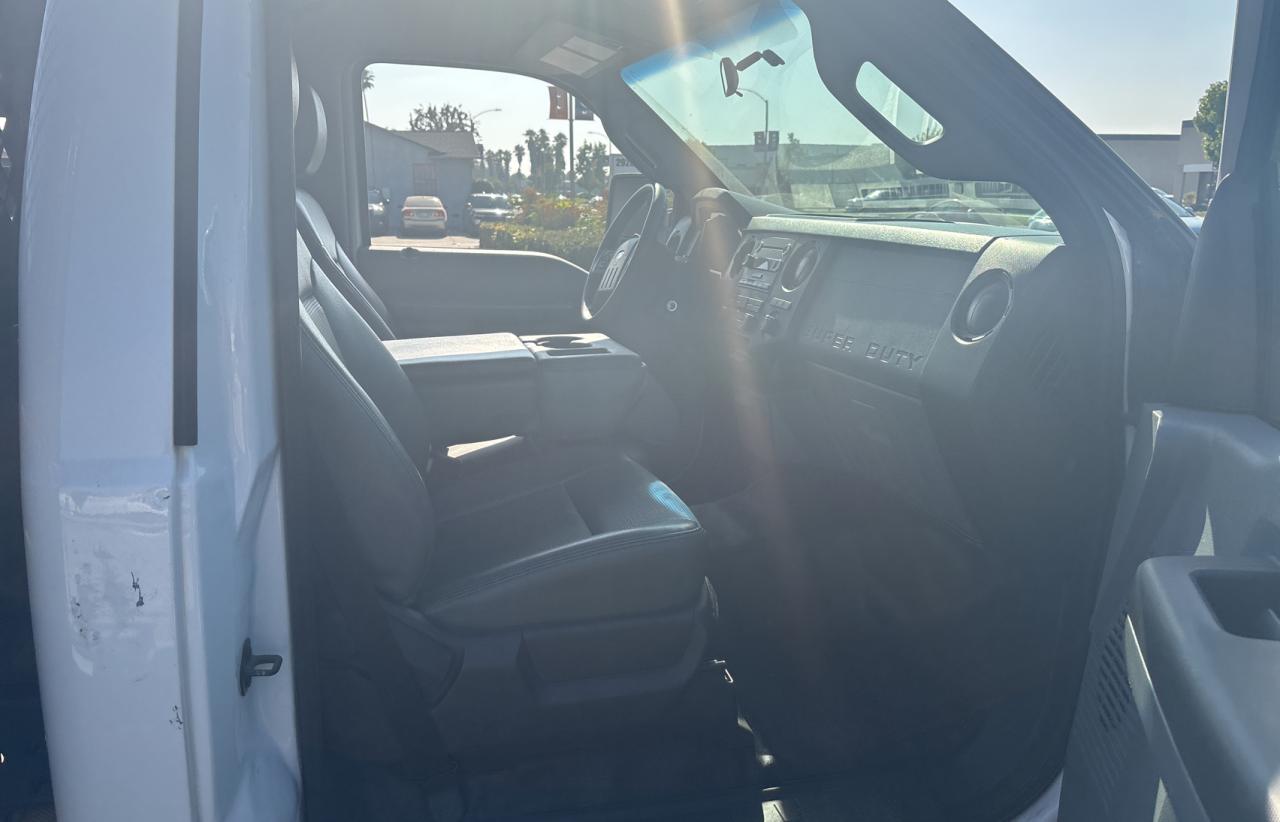 FORD F-550 SUPER DUTY