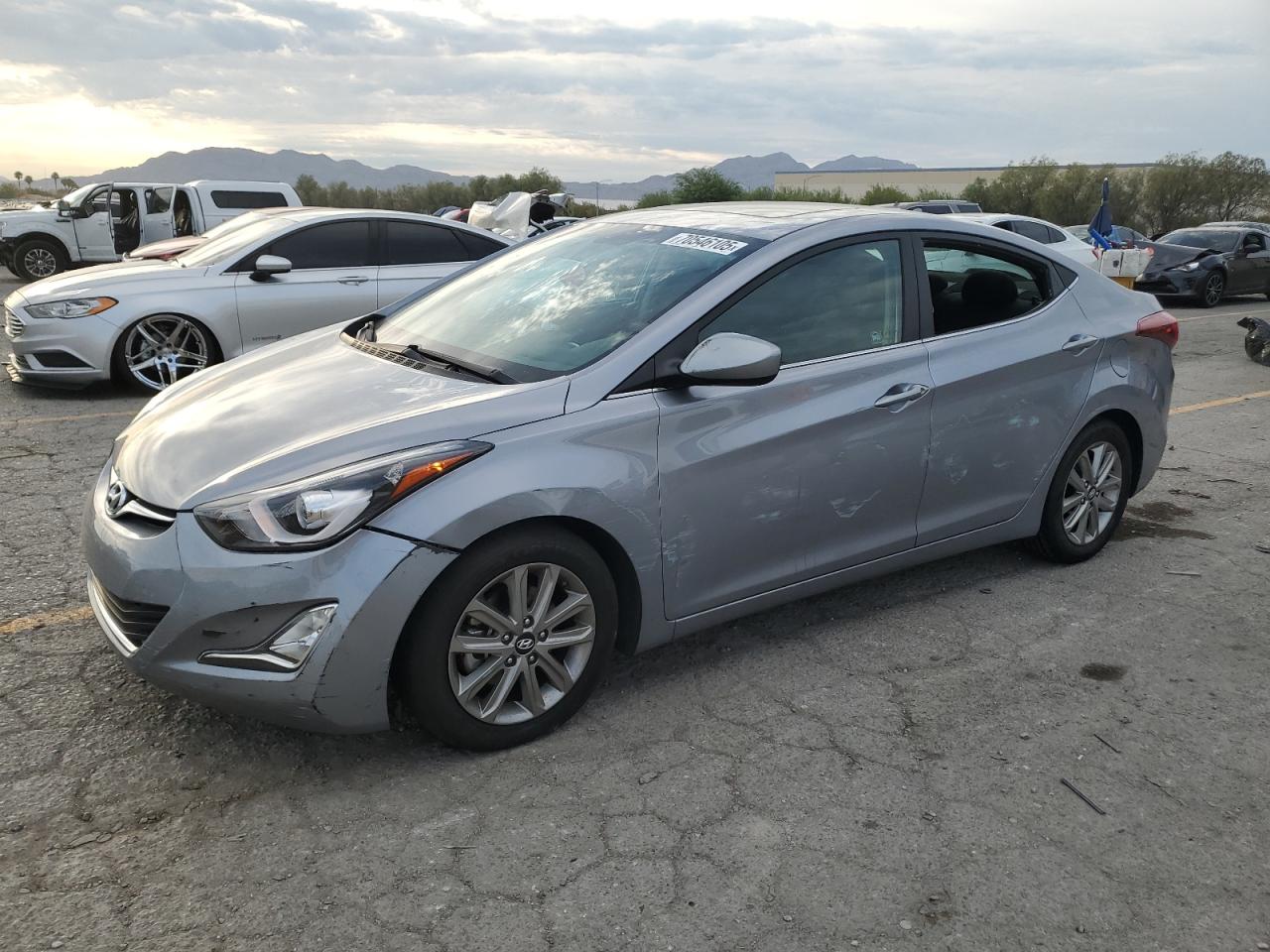 HYUNDAI ELANTRA SE