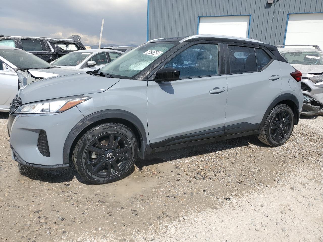NISSAN KICKS SV