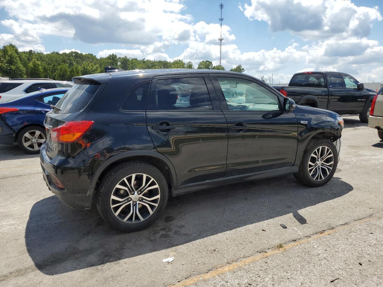 MITSUBISHI OUTLANDER ES