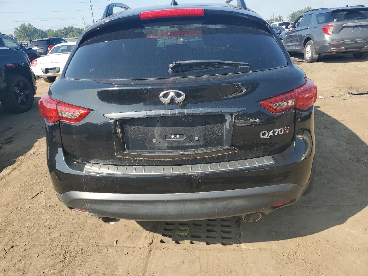 INFINITI QX70
