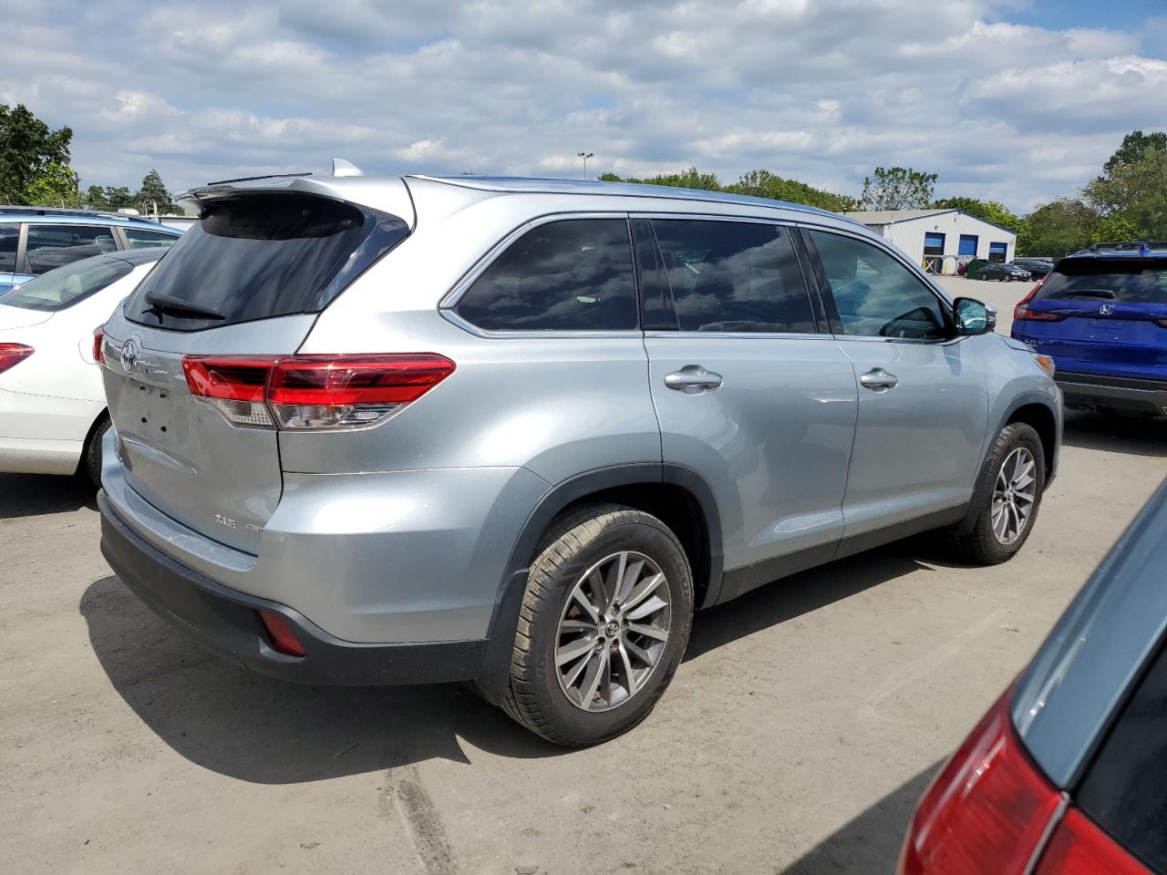 TOYOTA HIGHLANDER SE