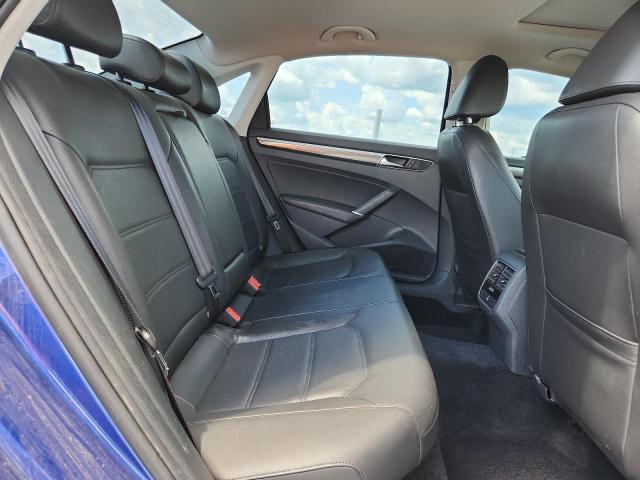 2017 VOLKSWAGEN PASSAT SE 1VWBT7A35HC077083