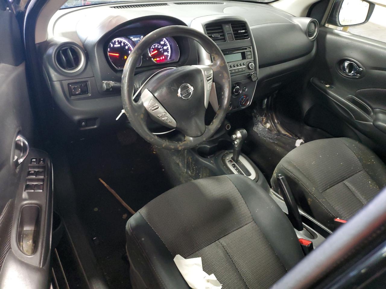 NISSAN VERSA S