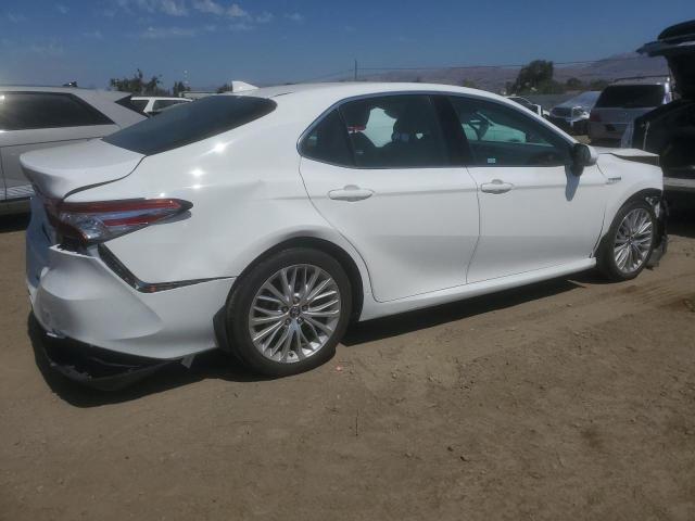 2018 TOYOTA CAMRY HYBRID 4T1B21HK7JU009752