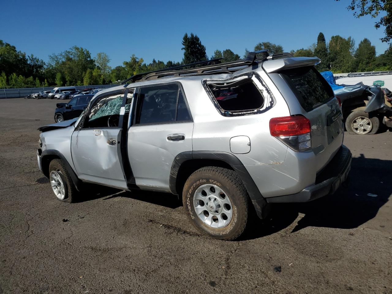 TOYOTA 4RUNNER SR5