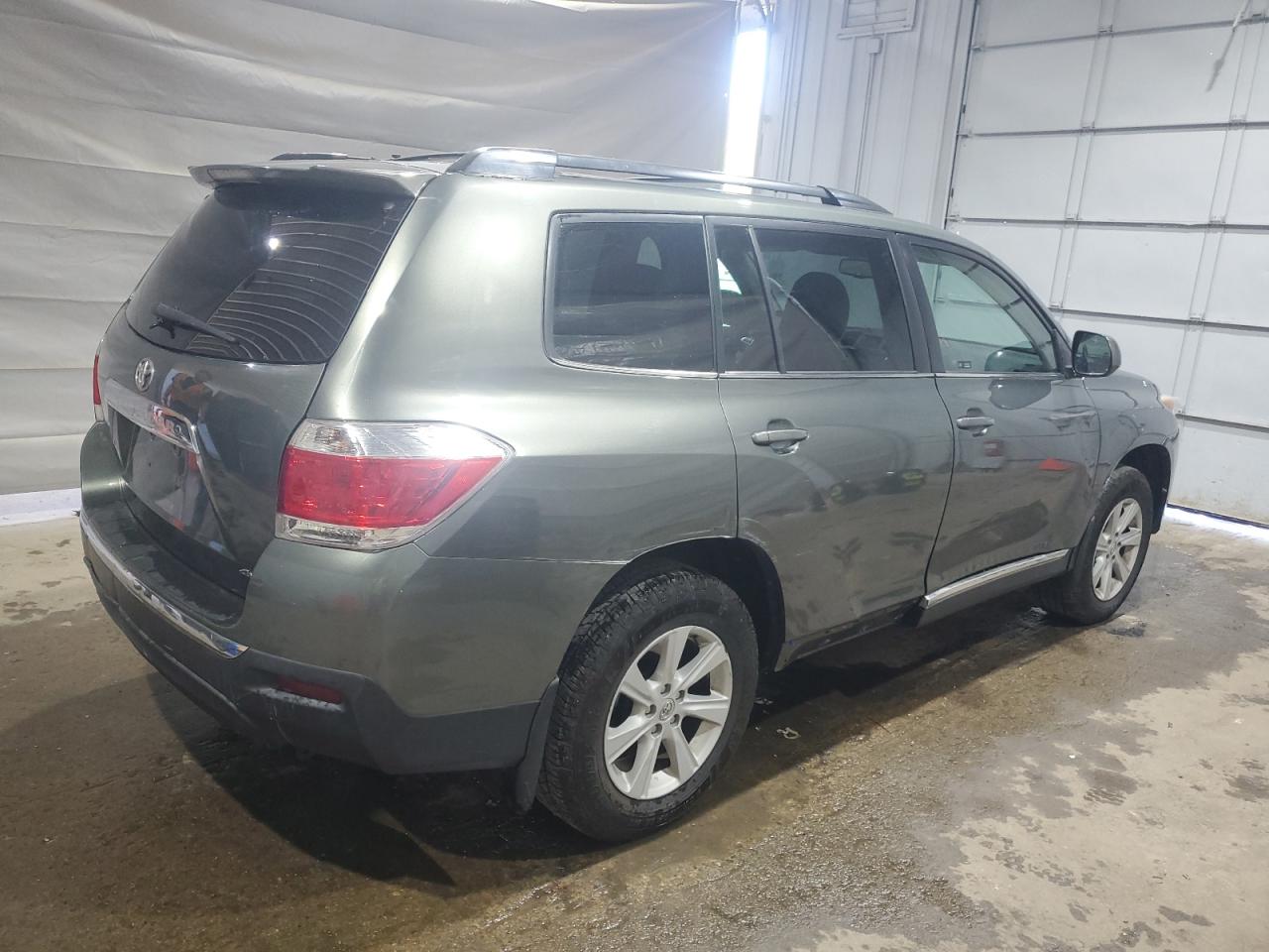 TOYOTA HIGHLANDER BASE