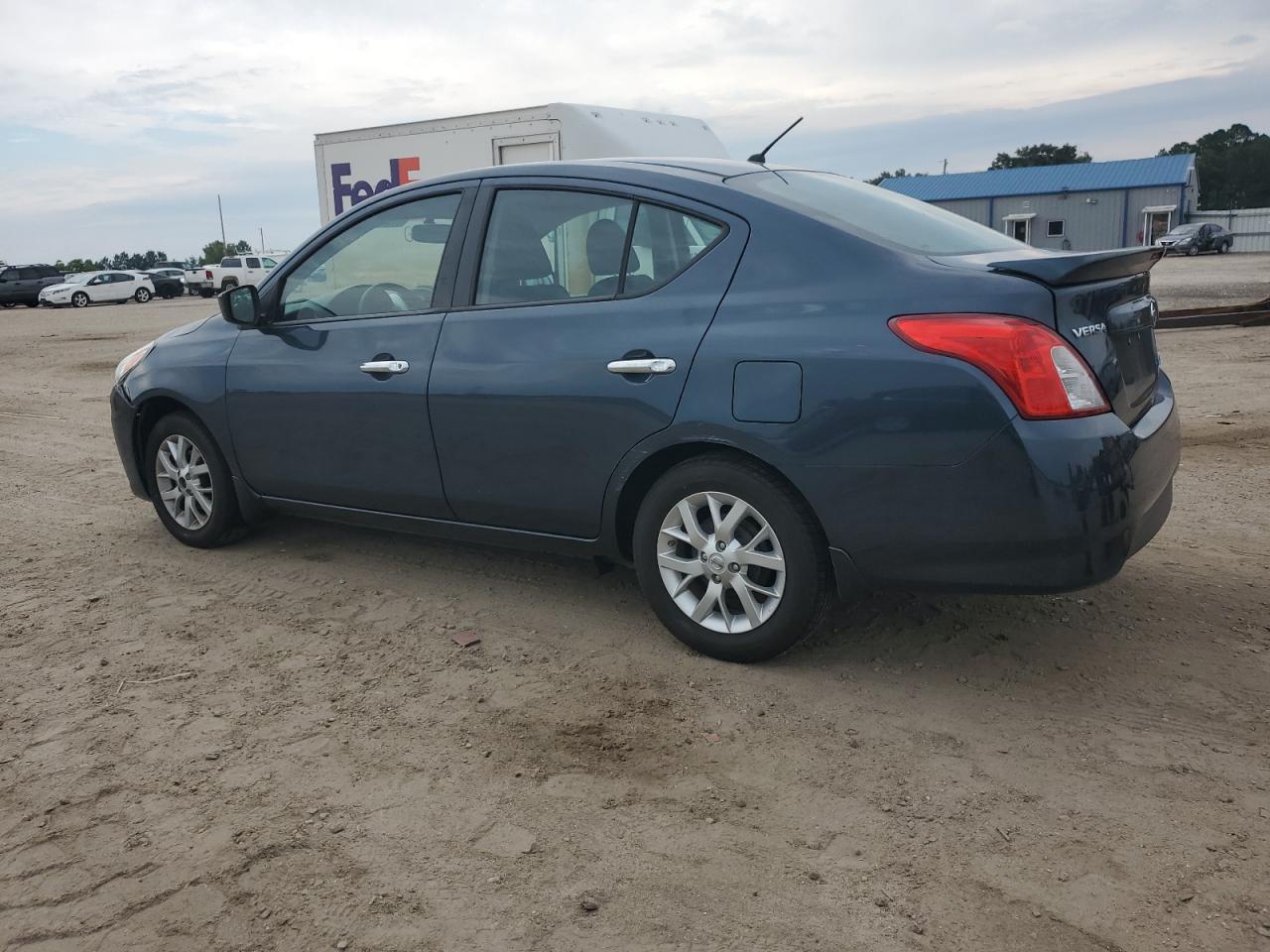 NISSAN VERSA S