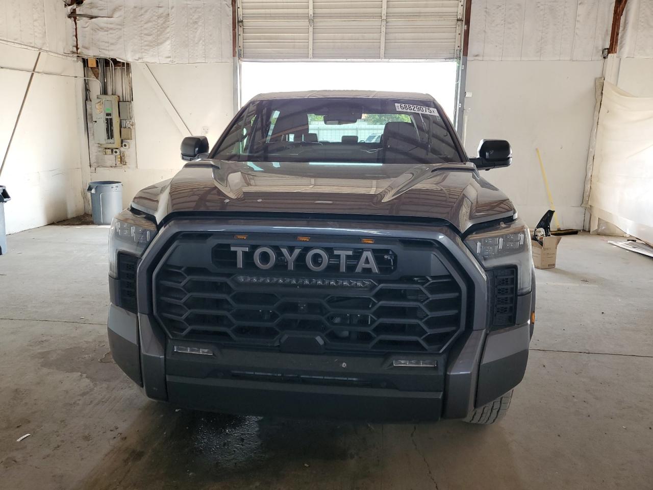 TOYOTA TUNDRA CREWMAX LIMITED