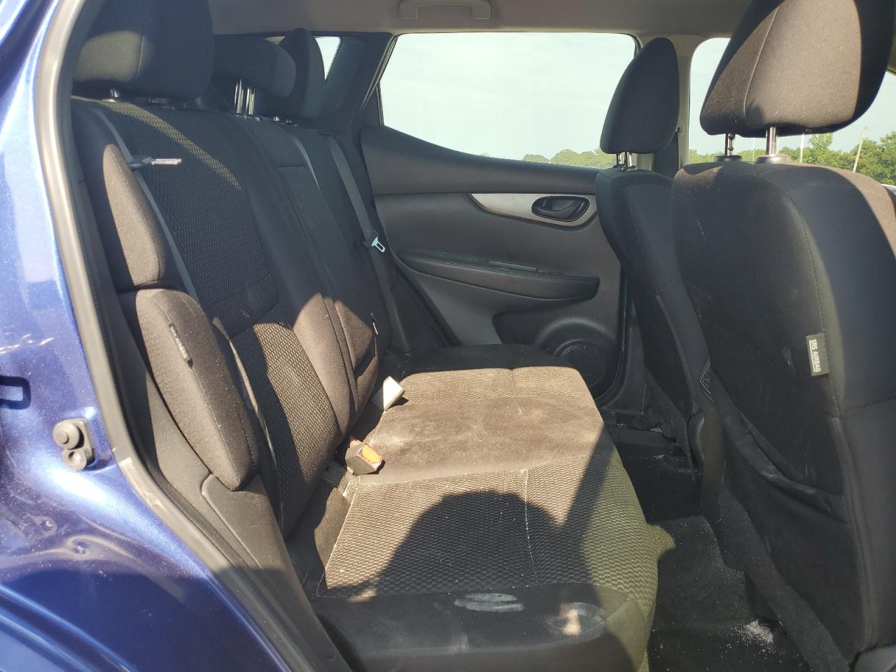 NISSAN ROGUE SPORT S