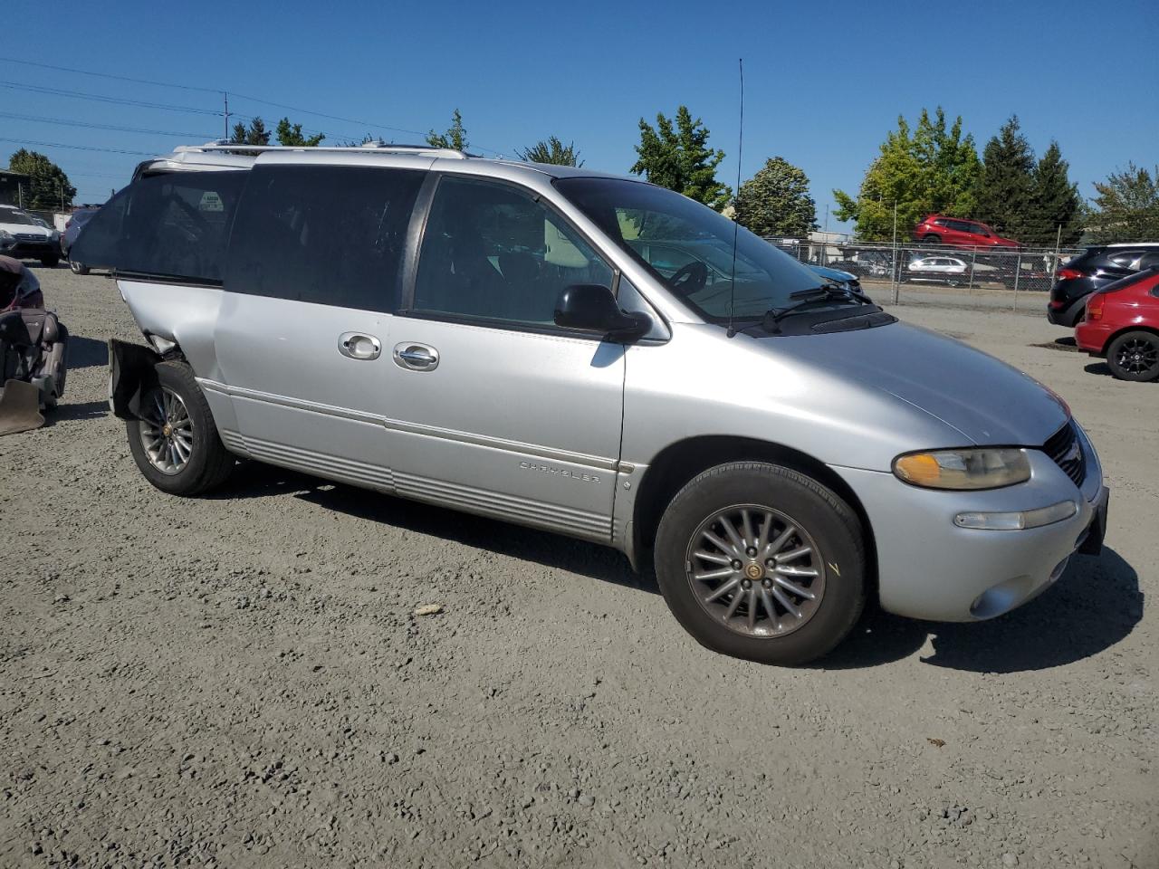 Lot #3266903086 2000 CHRYSLER TOWN & COUNTRY LIMITED