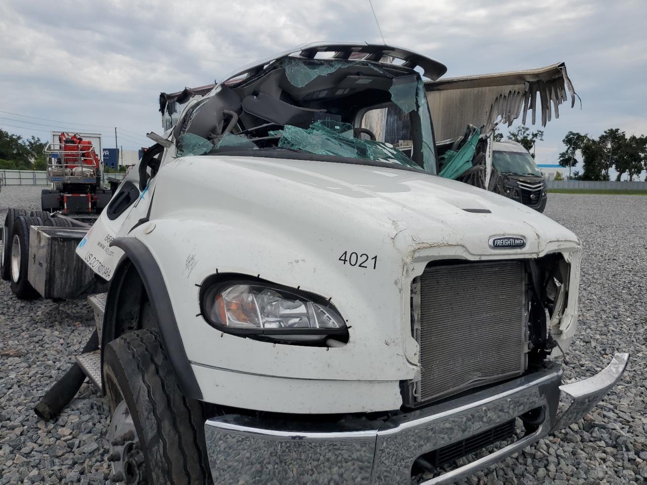 Lot #3309434020 2023 FREIGHTLINER M2 106 MED