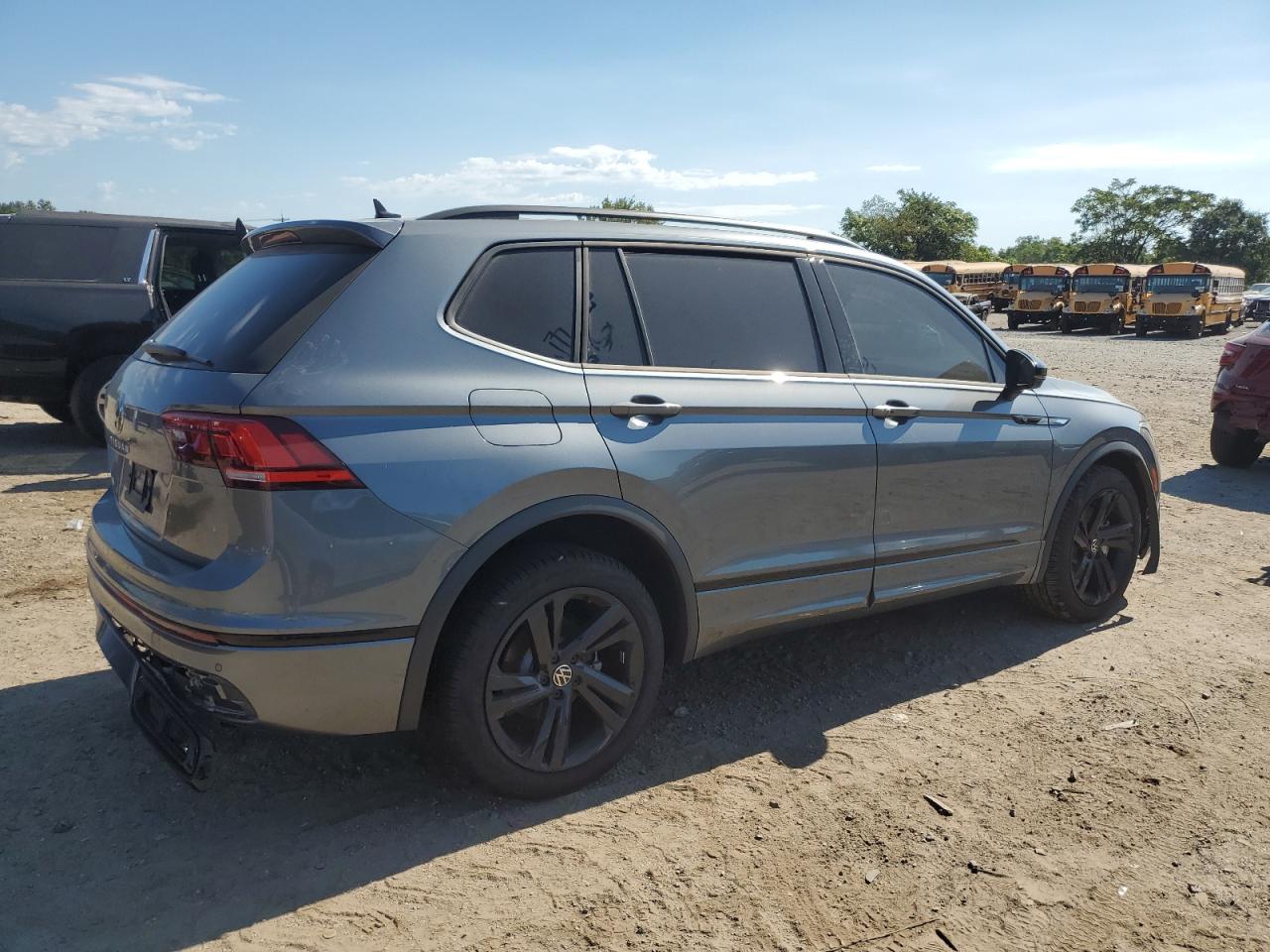 VOLKSWAGEN TIGUAN SE R-LINE BLACK