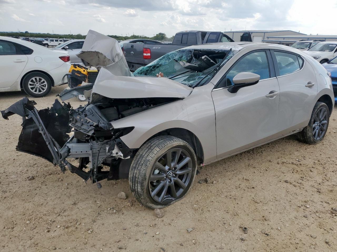 MAZDA 3 PREFERRED