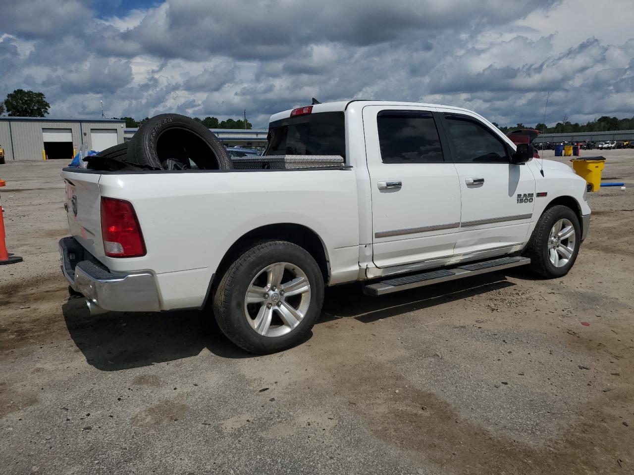 RAM 1500 SLT