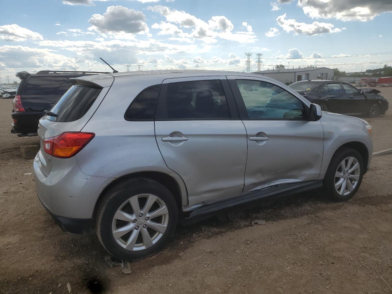 MITSUBISHI OUTLANDER ES