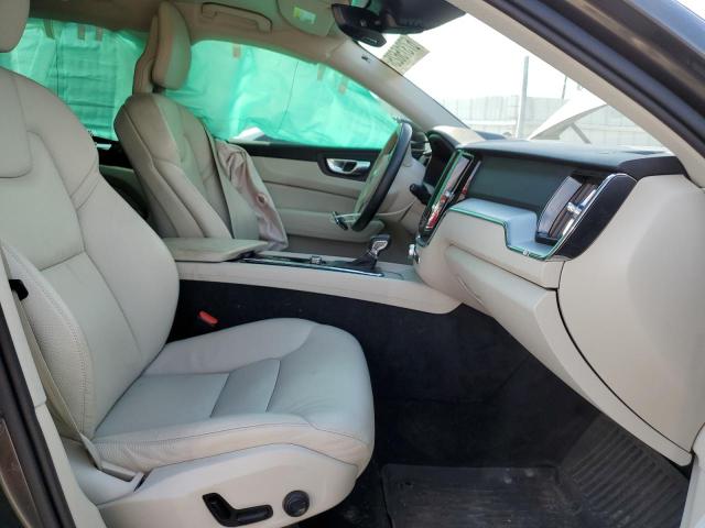 2018 VOLVO XC60 T5 MOMENTUM YV4102RK6J1051211