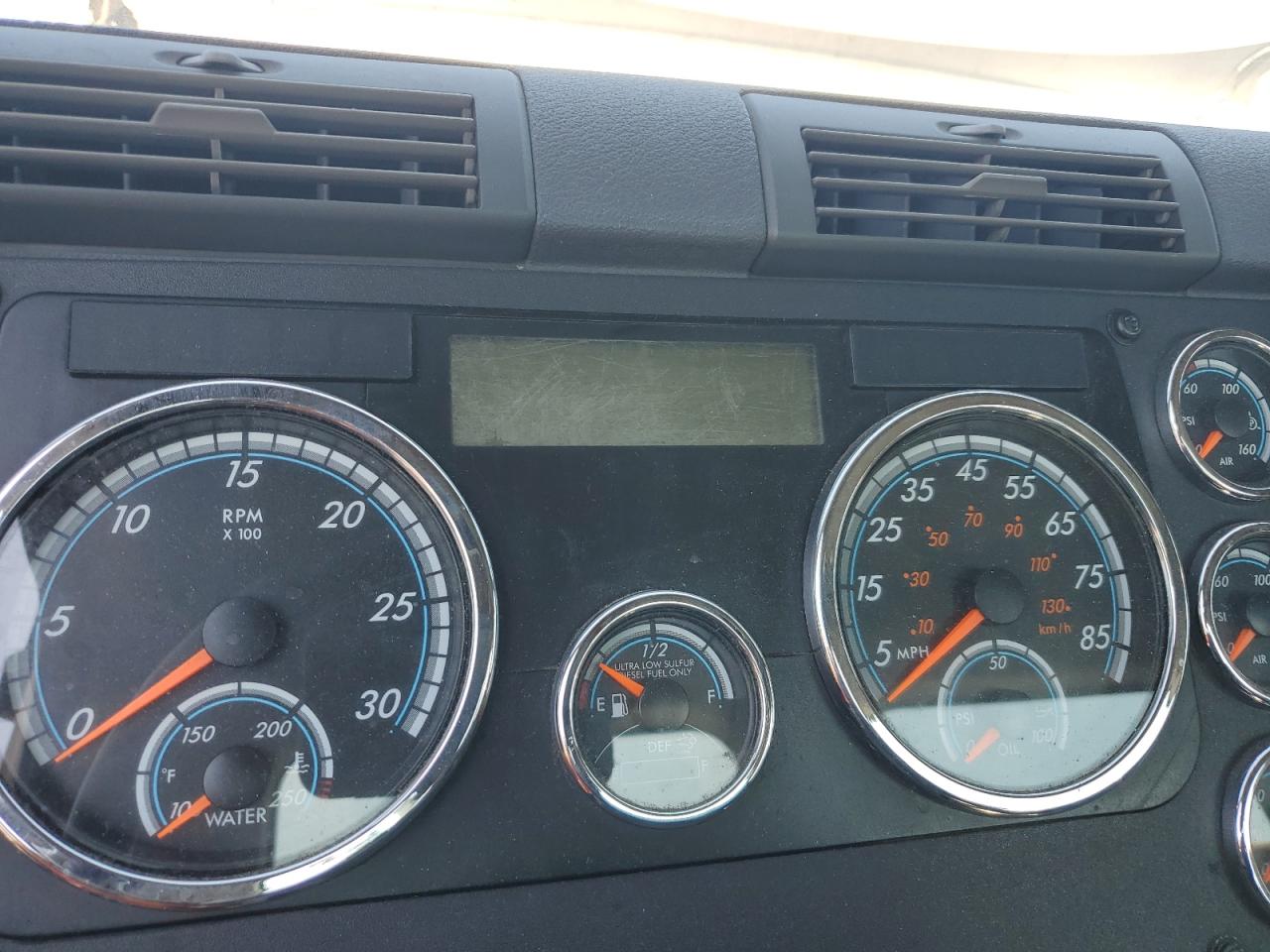 Lot #3283969814 2018 FREIGHTLINER CASCADIA 1